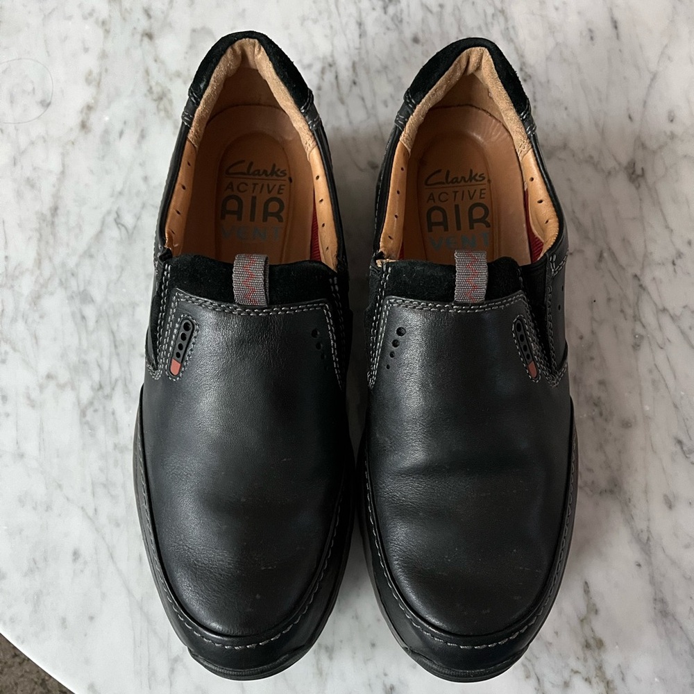 Clarks Active Air leather loafer slip on shoe, size 9